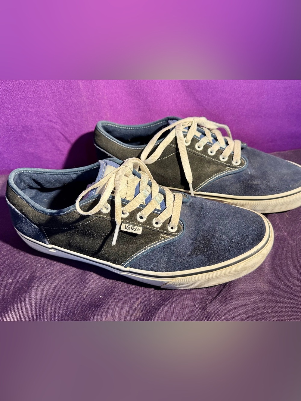 Vans Men’s Blue and Black Suede Low-Top Sneakers size 12